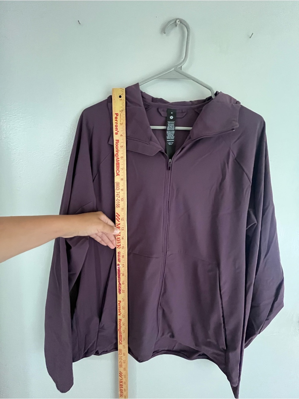 Lululemon Jacket - Picture 6 of 7